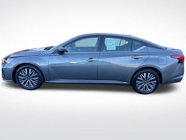 2024 Nissan Altima 2.5 SV photo 2