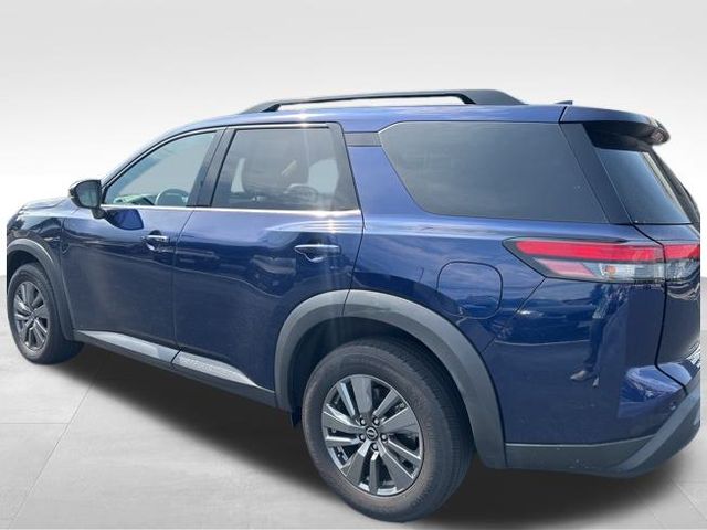 2024 Nissan Pathfinder SV photo 2
