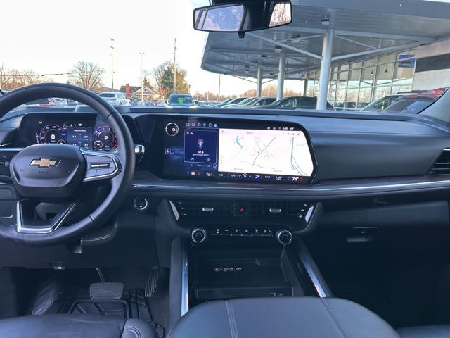 2025 Chevrolet Suburban LT - Photo 25