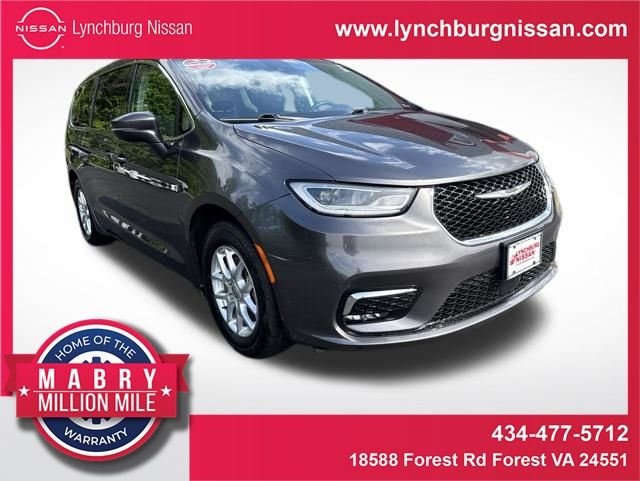 2023 Chrysler Pacifica Touring L's photo