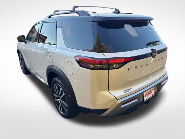 2025 Nissan Pathfinder Platinum photo 3