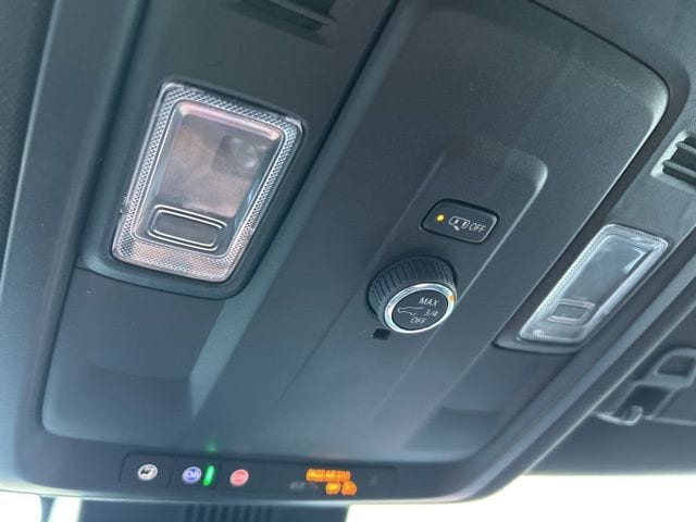 2025 Chevrolet Suburban LT - Photo 21