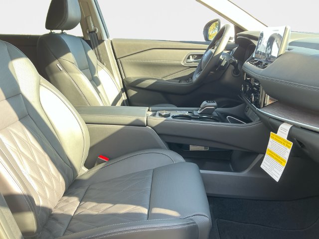 2026 Nissan Rogue Platinum - Photo 18