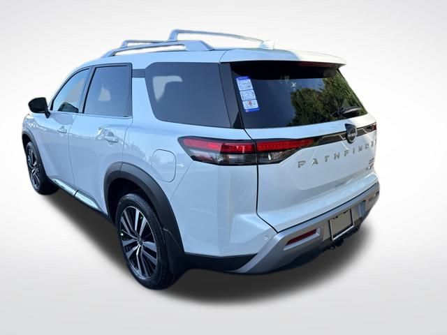 2025 Nissan Pathfinder Platinum photo 3