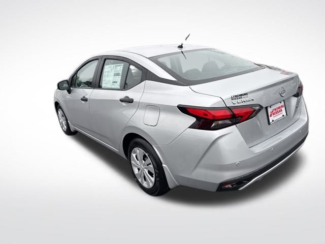 2025 Nissan Versa 1.6 S photo 3