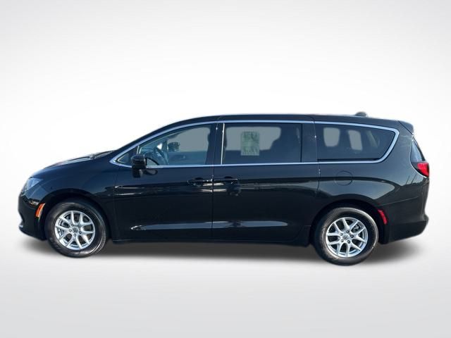 2021 Chrysler Voyager LX photo 2