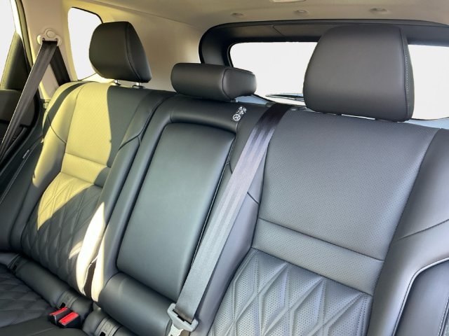 2026 Nissan Rogue Platinum - Photo 16