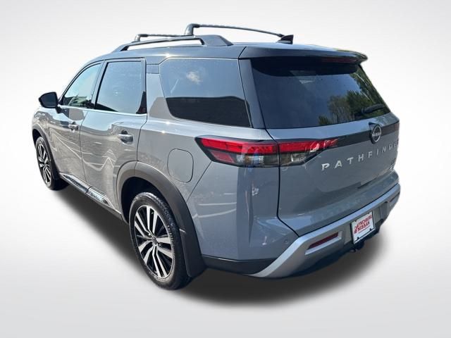 2025 Nissan Pathfinder Platinum photo 2