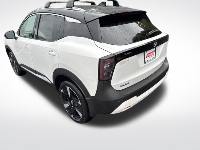 2026 Nissan Kicks SR photo 3