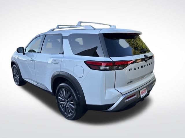 2025 Nissan Pathfinder SL photo 3