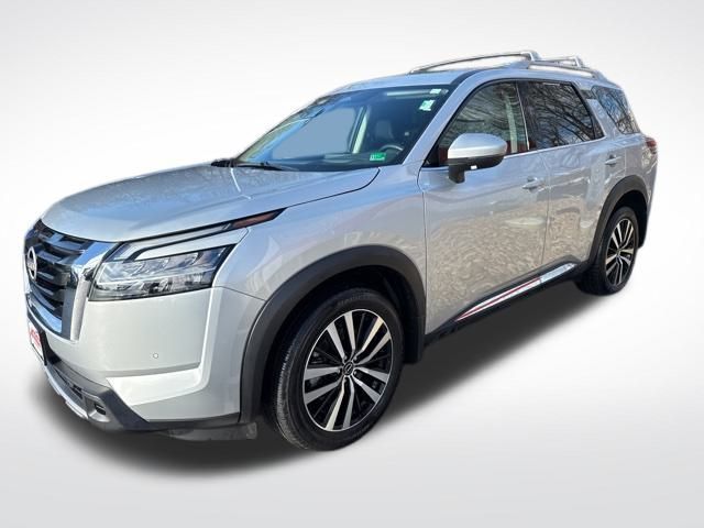 2024 Nissan Pathfinder Platinum photo 2