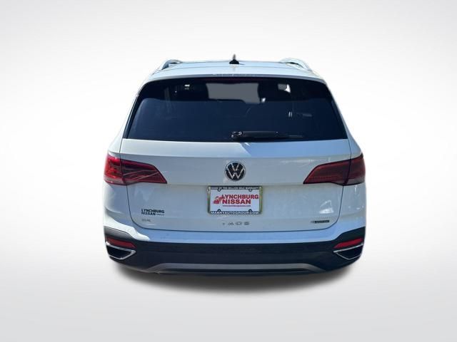 2022 Volkswagen Taos SE photo 3