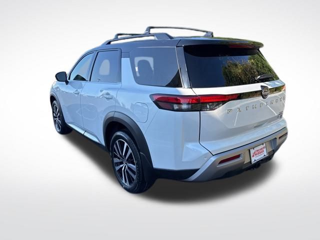 2025 Nissan Pathfinder Platinum photo 3