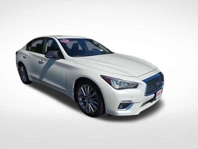 2023 INFINITI Q50 LUXE