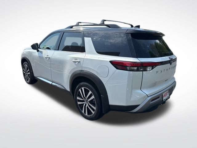 2025 Nissan Pathfinder Platinum photo 2
