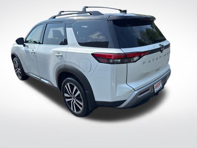 2025 Nissan Pathfinder Platinum photo 3