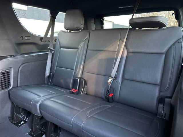 2025 Chevrolet Suburban LT - Photo 26