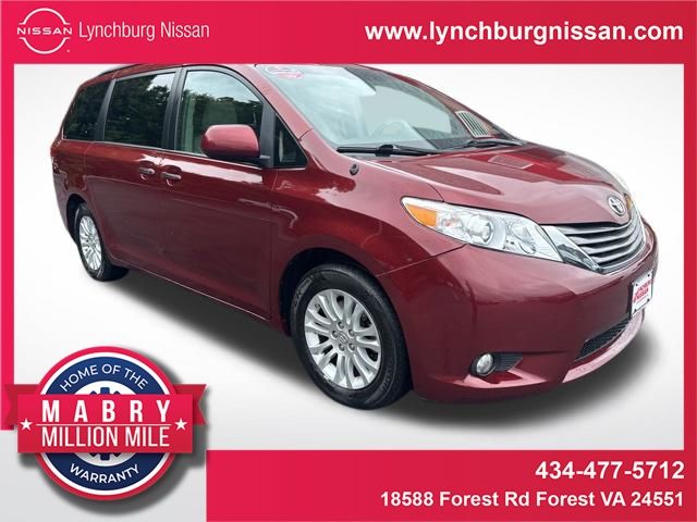 2013 Toyota Sienna XLE V6 7-Passenger Access Seat's photo