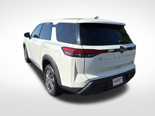 2024 Nissan Pathfinder S photo 3