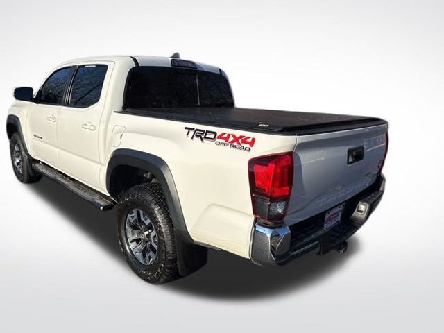 2019 Toyota Tacoma TRD Off-Road photo 3