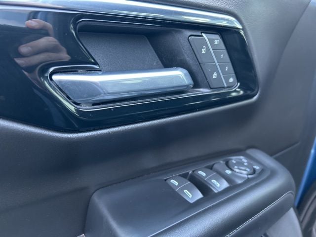 2025 Chevrolet Suburban LT - Photo 12
