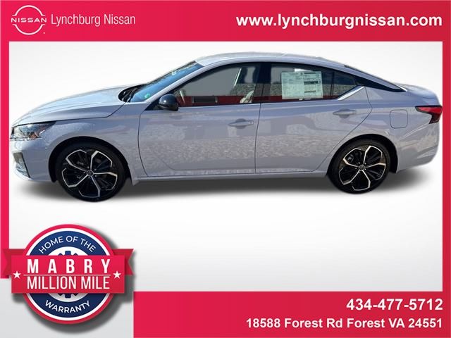 2025 Nissan Altima SR's photo