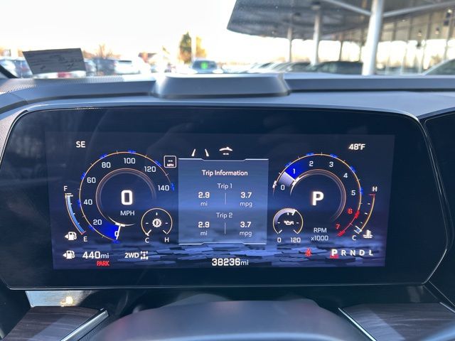 2025 Chevrolet Suburban LT - Photo 14