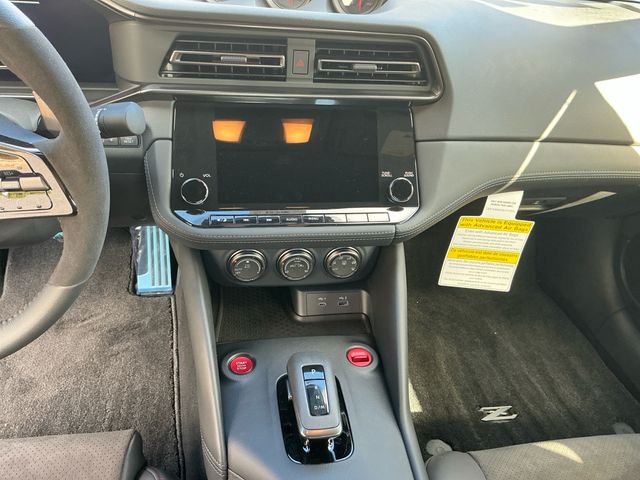 2025 Nissan Z NISMO - Photo 13