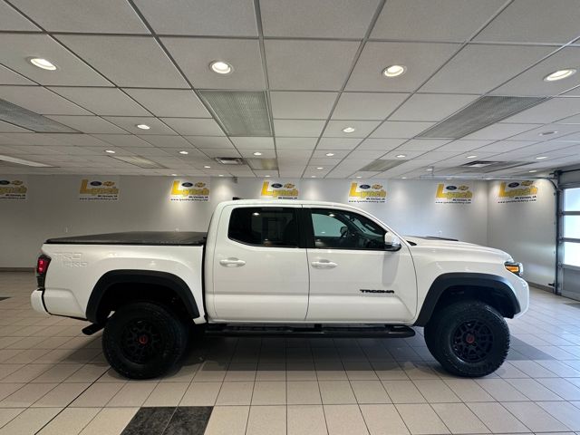 2023 Toyota Tacoma TRD Pro photo 3