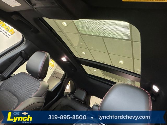 2026 Ford Escape ST-Line Select photo 4