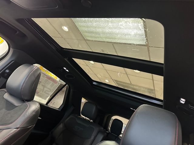 2025 Ford Explorer ST photo 4