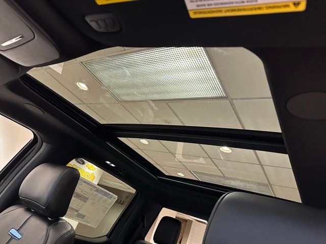 2025 Ford F-150 Platinum photo 4