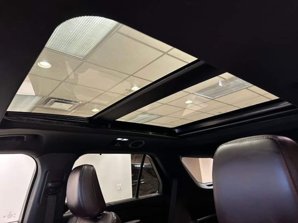 Used 2025 Ford Explorer Platinum SUV