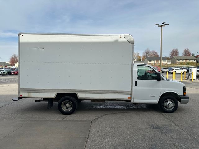 2016 Chevrolet Express Base photo 3