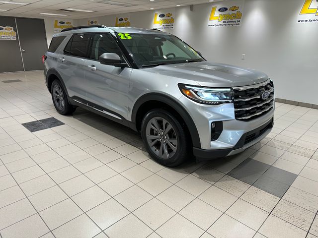 2025 Ford Explorer Active's photo