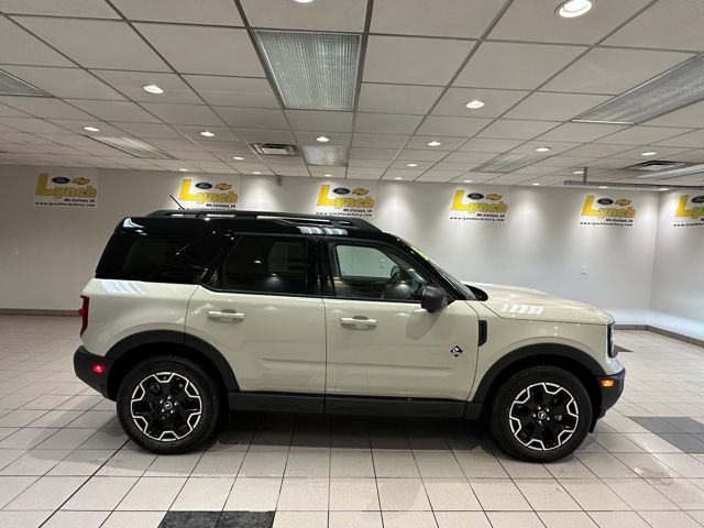 2025 Ford Bronco Sport Outer Banks photo 3