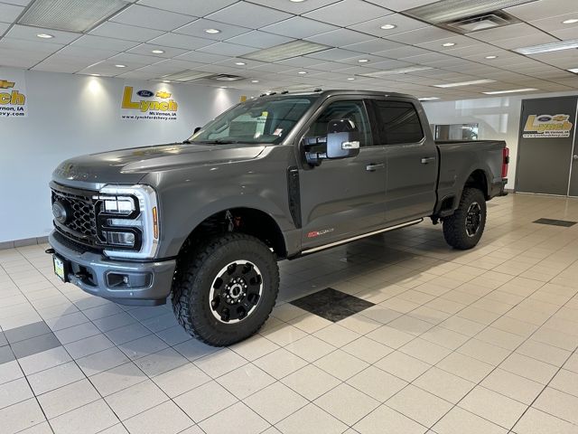 2026 Ford F-350 Lariat photo 2