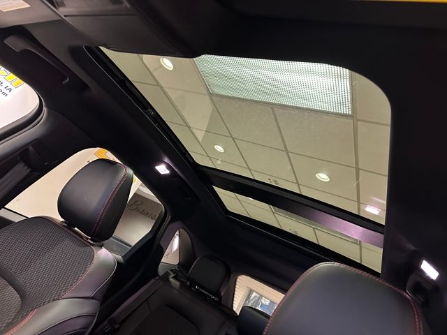 2026 Ford Escape ST-Line photo 4