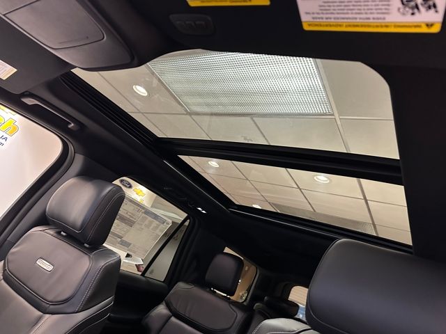 2025 Ford Expedition Platinum photo 3