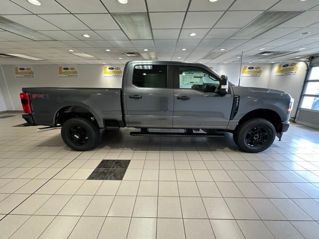 2026 Ford F-350 photo 3