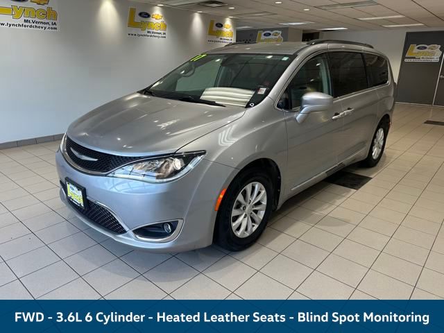 Used 2017 Chrysler Pacifica Touring-L with VIN 2C4RC1BG4HR608202 for sale in Mount Vernon, IA
