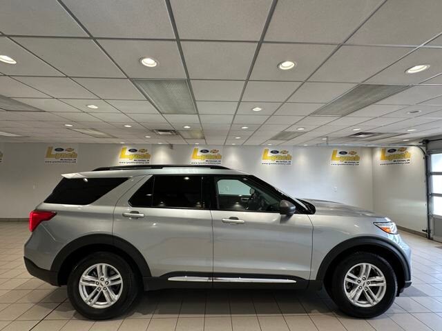 2022 Ford Explorer XLT photo 3