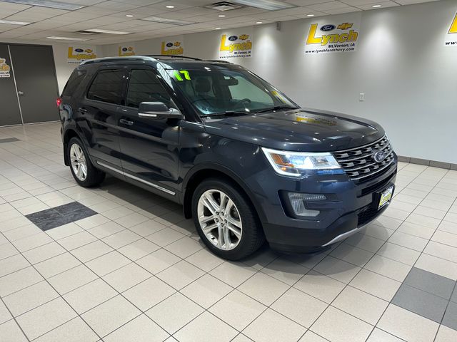 2017 Ford Explorer XLT 4WD's photo