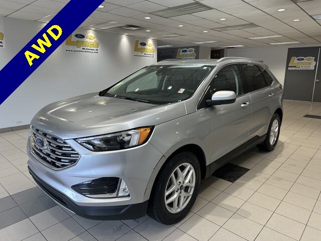 2022 Ford Edge SEL photo 2