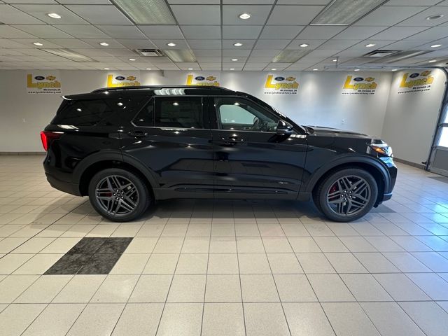 2025 Ford Explorer ST photo 3