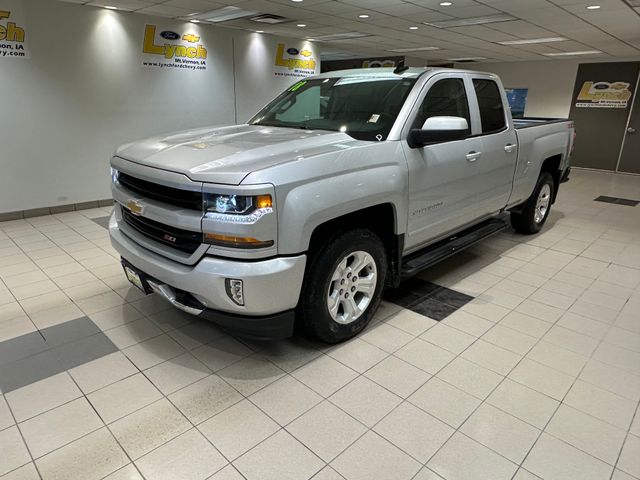 2018 Chevrolet Silverado 1500 LT photo 2