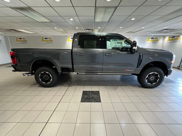 2026 Ford F-350 Lariat photo 3