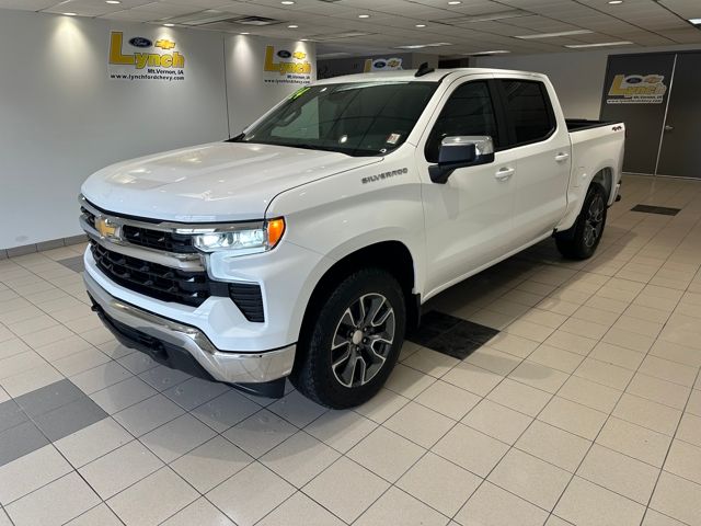 2024 Chevrolet Silverado 1500 LT photo 2