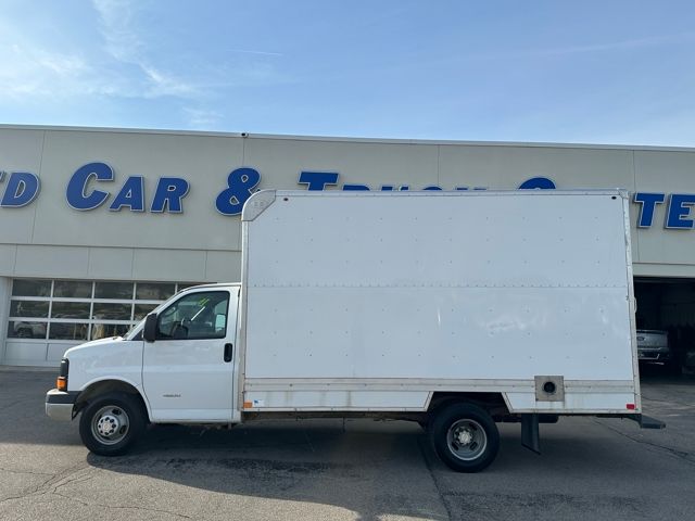 2016 Chevrolet Express Base photo 3