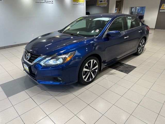 2017 Nissan Altima 2.5 SR photo 2